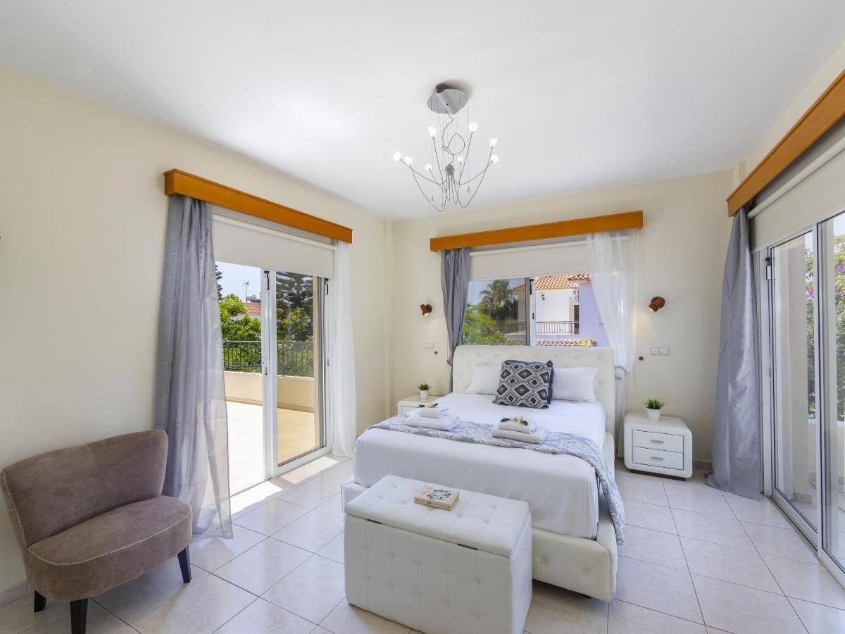 Meneou Seaside Mansion 7 Larnaca