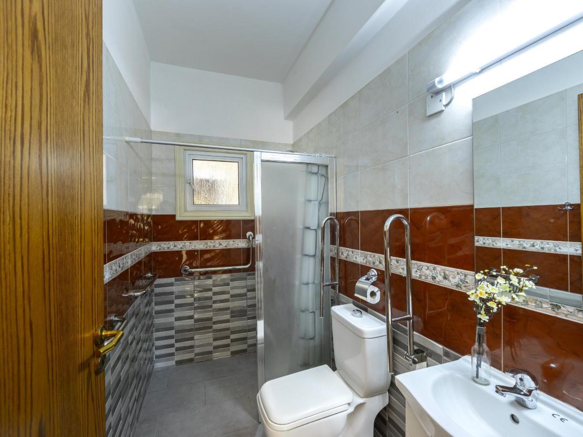 Villa Meneou Seaside Mansion 7 *