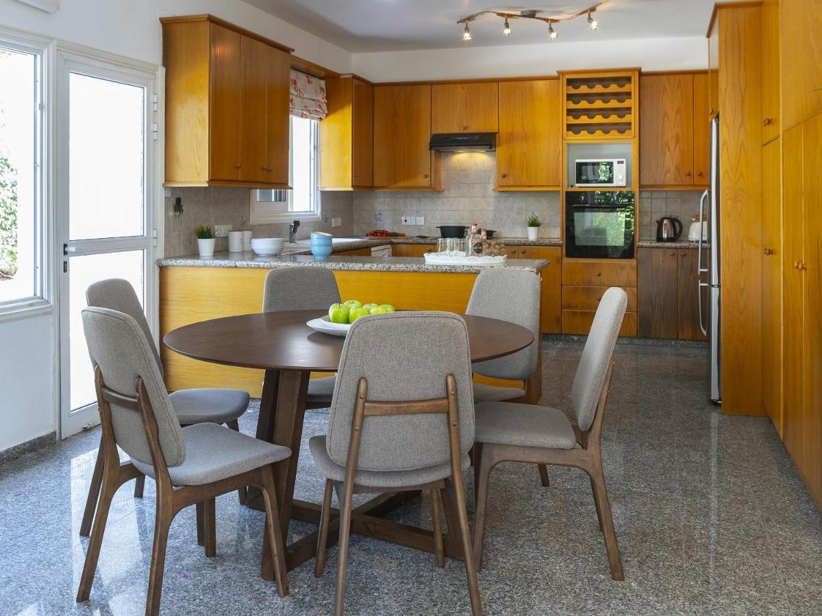 Villa Meneou Seaside Mansion 7 *