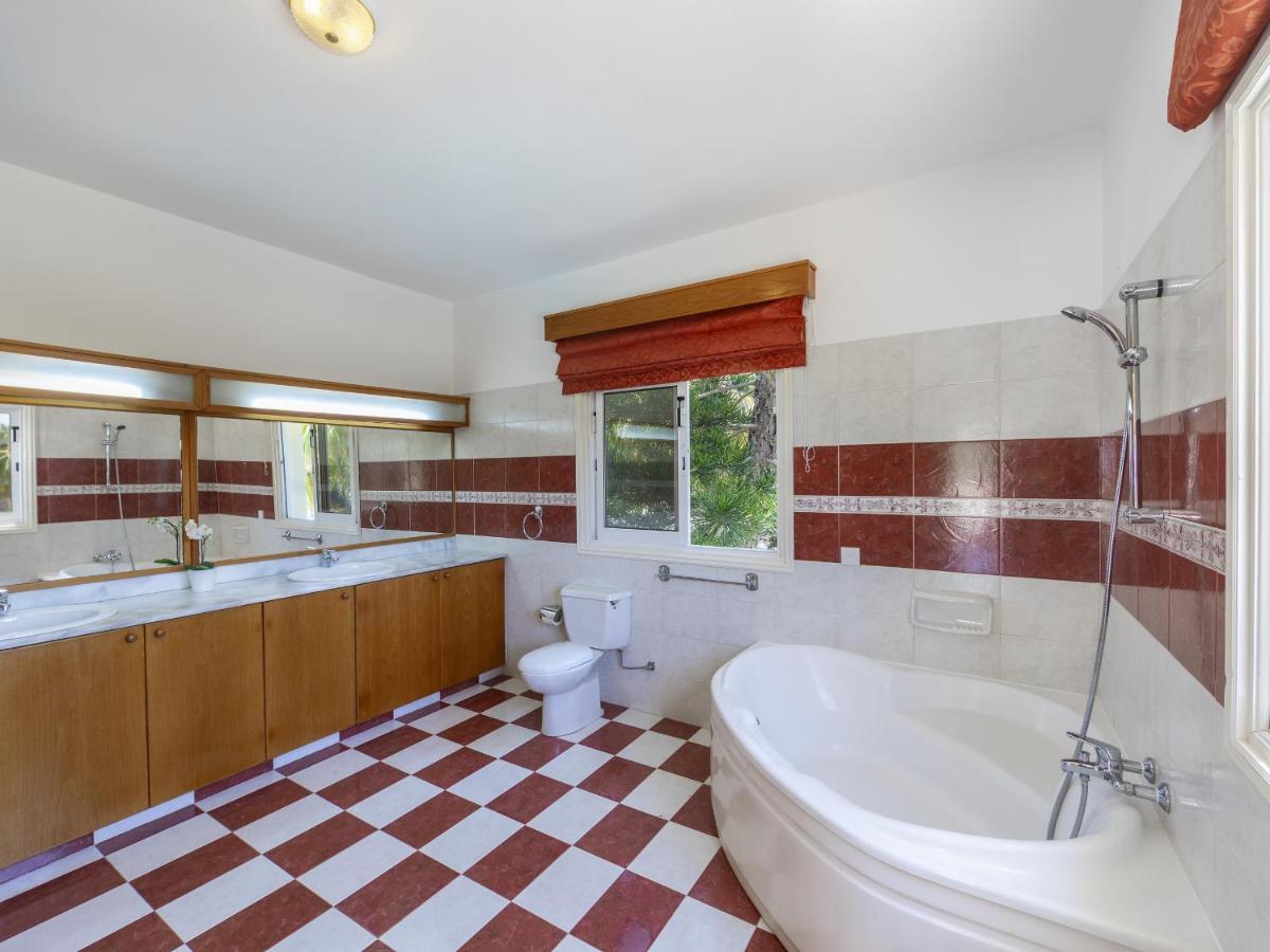 Meneou Seaside Mansion 7 * Larnaca