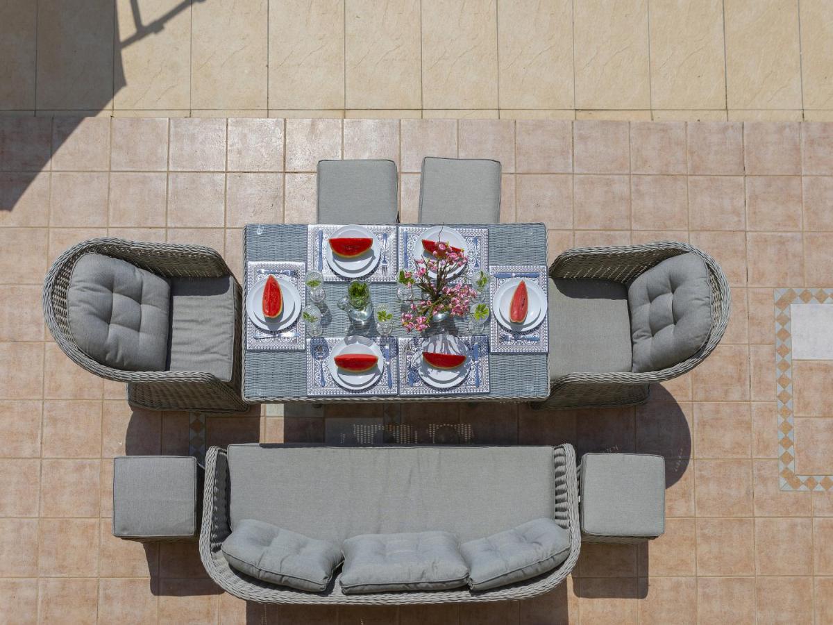 Villa Meneou Seaside Mansion 7 Larnaca