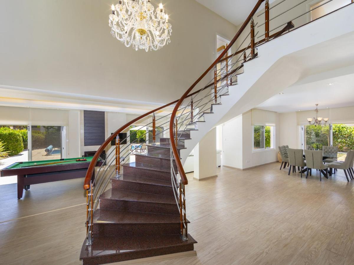 Meneou Seaside Mansion 7 Villa