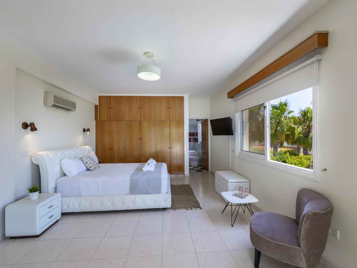 Meneou Seaside Mansion 7 * Larnaca