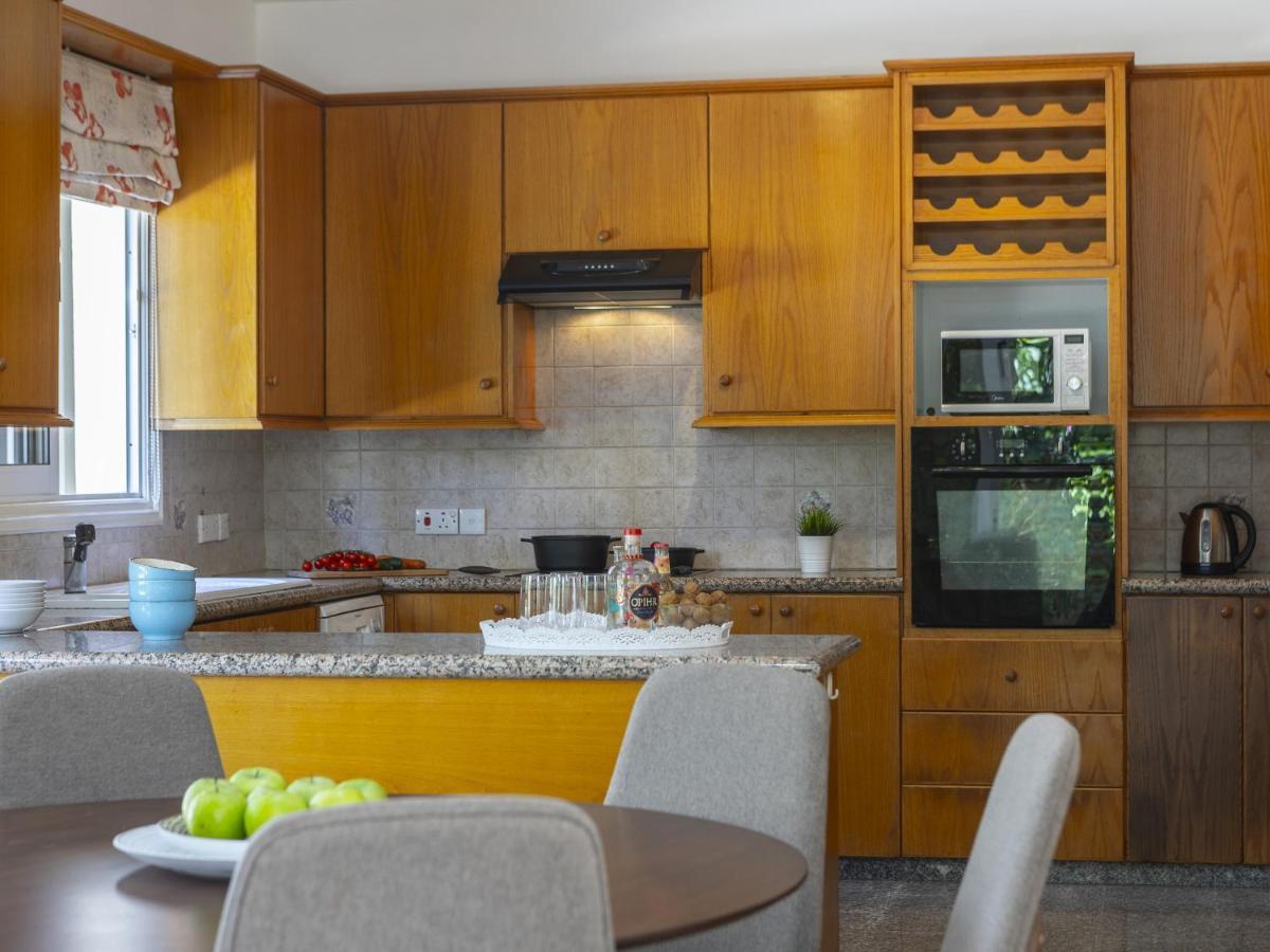 Meneou Seaside Mansion 7 * Larnaca