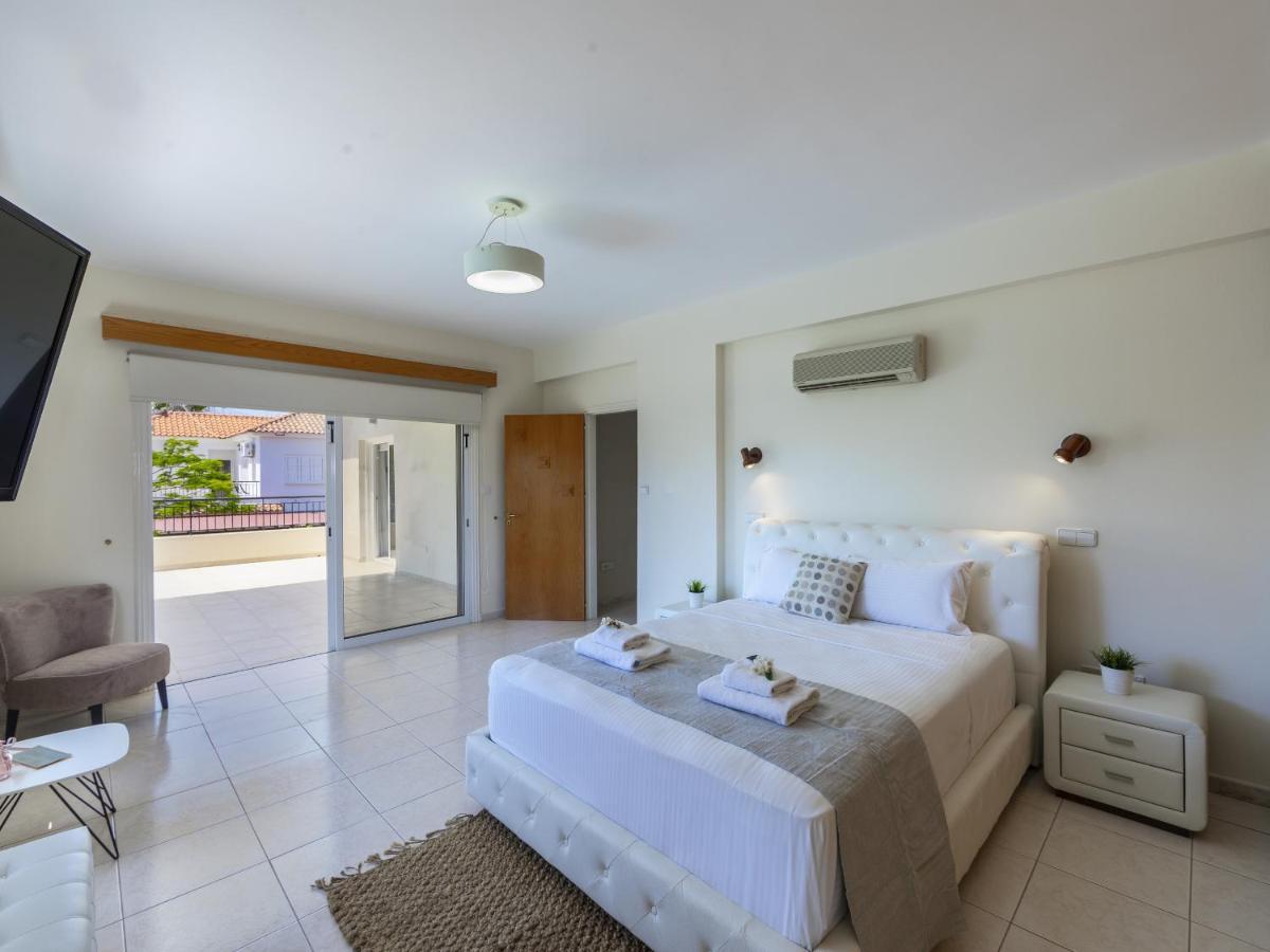 Meneou Seaside Mansion 7 Villa