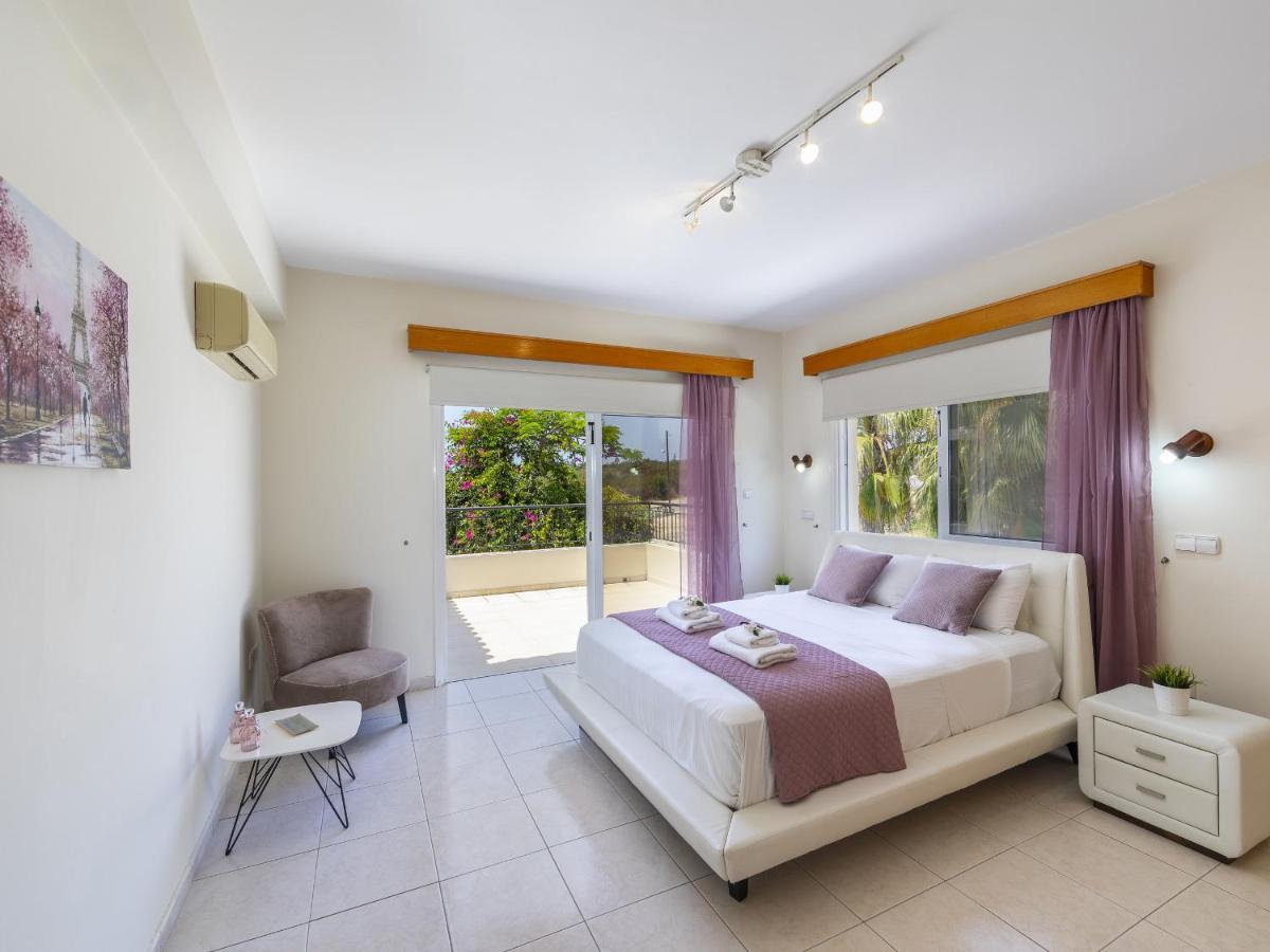 Villa Meneou Seaside Mansion 7 Larnaca