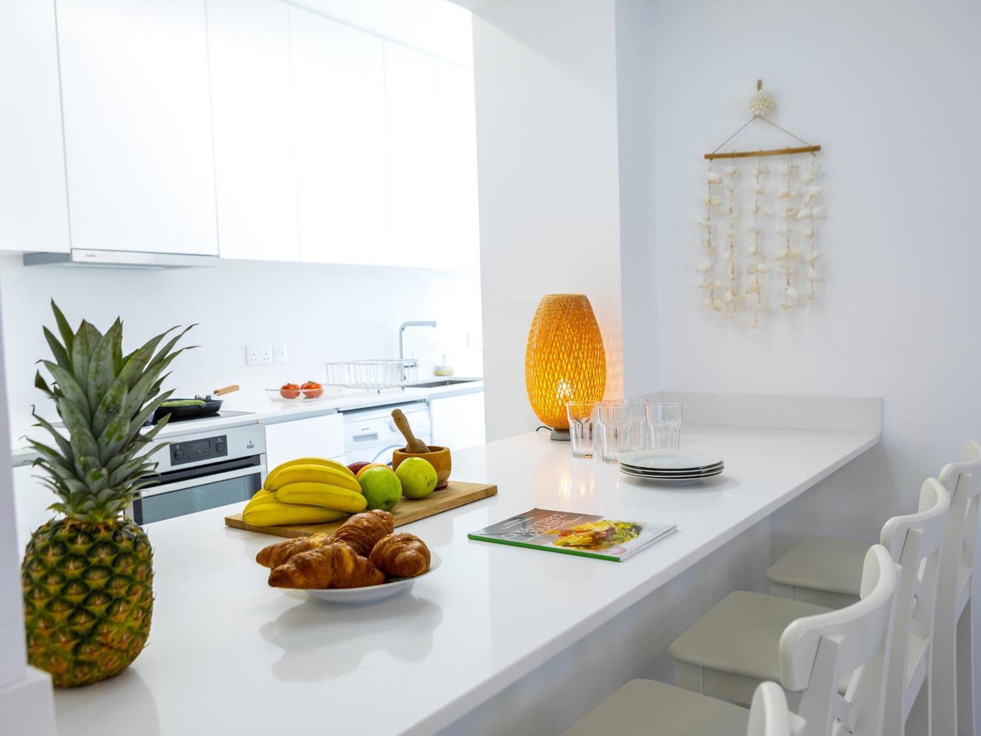 Mackenzie Leo Seafront Apartment *