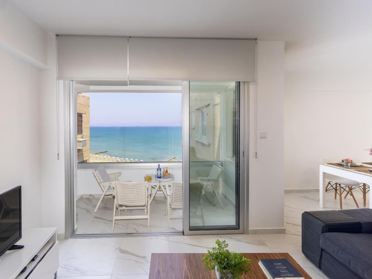 Mackenzie Leo Seafront Apartment