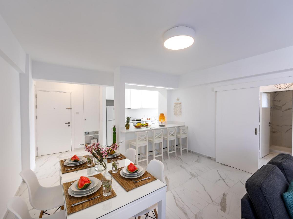 Mackenzie Leo Seafront Apartment