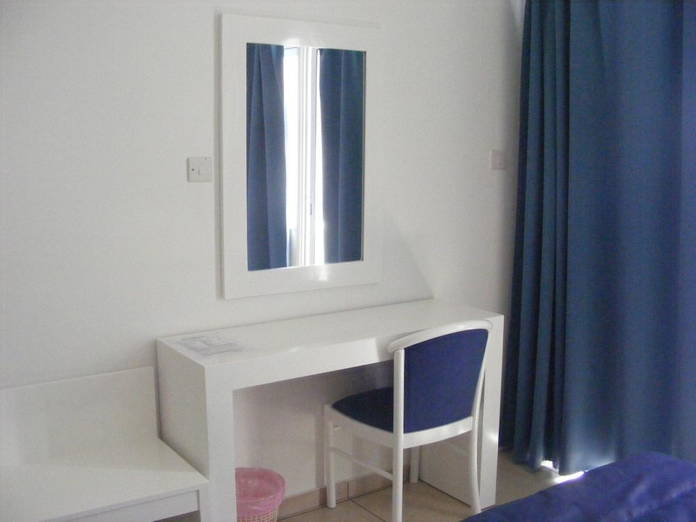Sun Hall Beach Aparthotel Larnaca