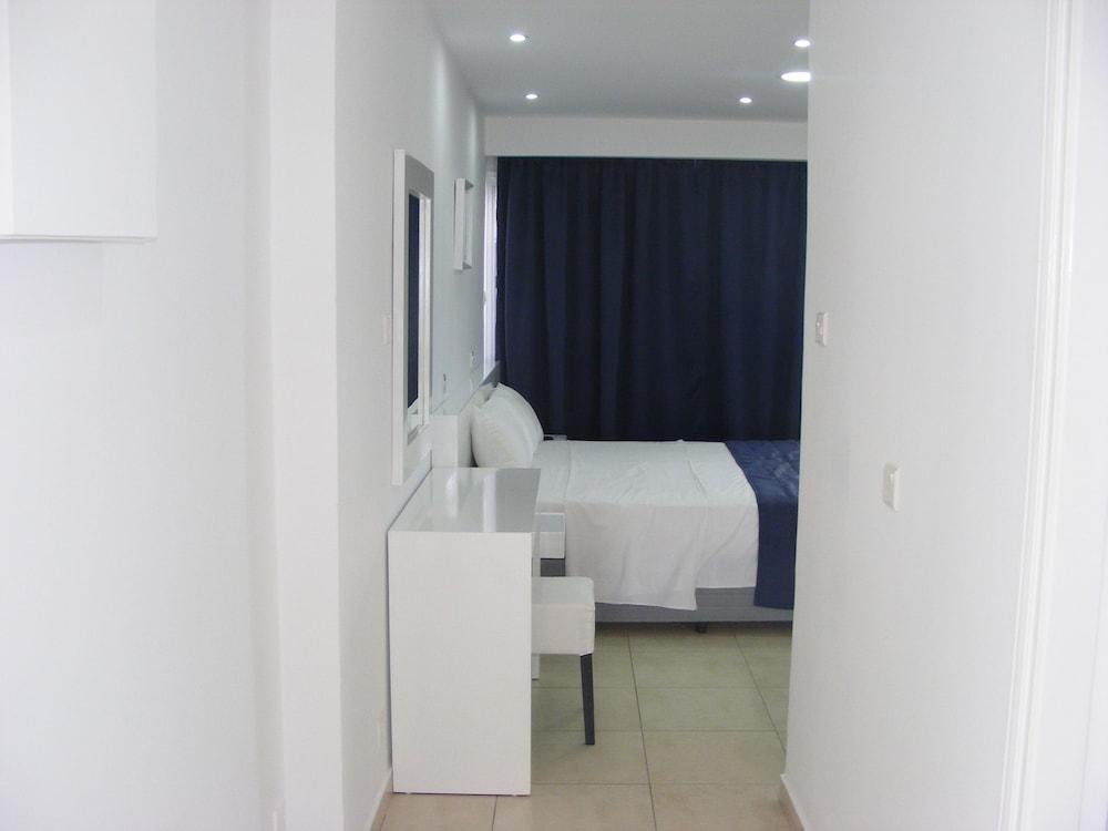 Sun Hall Beach Aparthotel