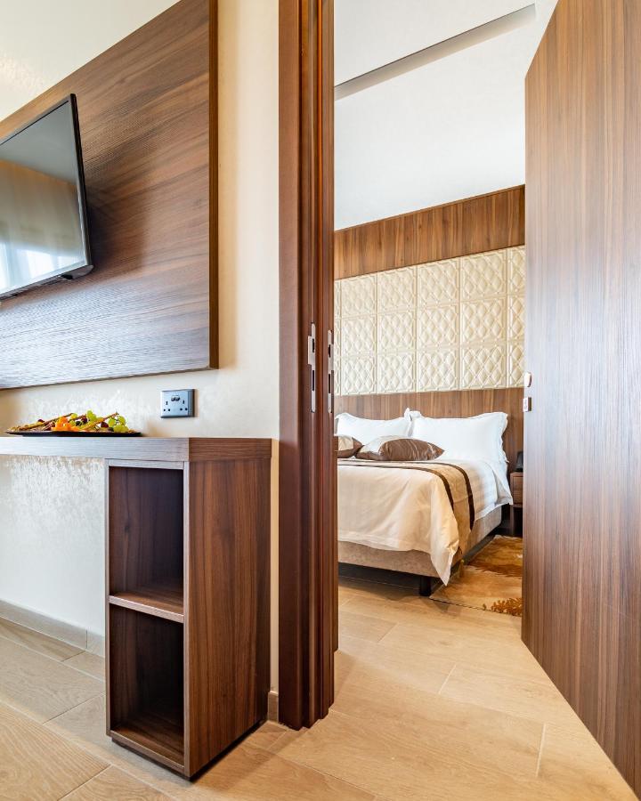 Hotel Leonardo Boutique Lárnaca