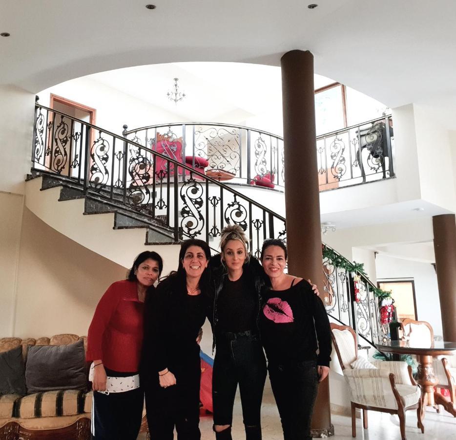 Mansion Ideal For 3 Families Or Biệt thự *