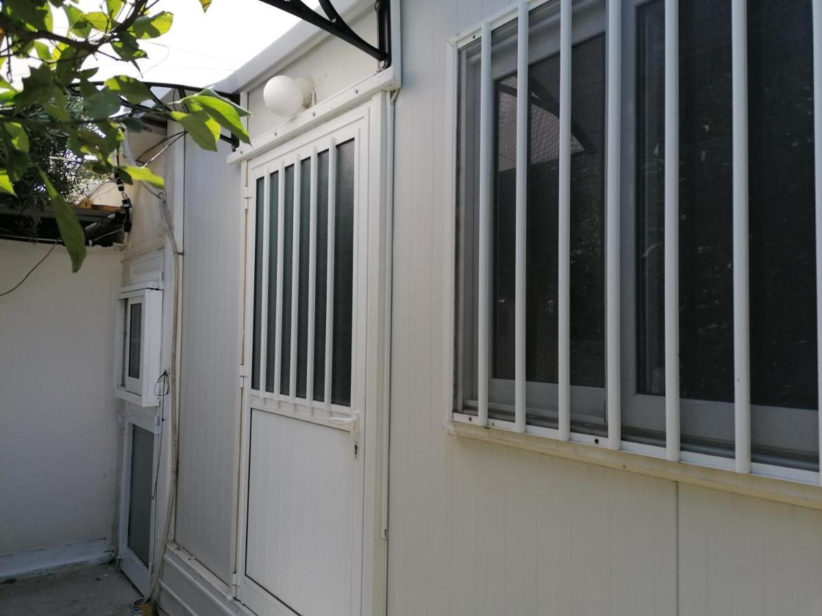 Entire Prefabricated Garden Flat 1350m From Beach