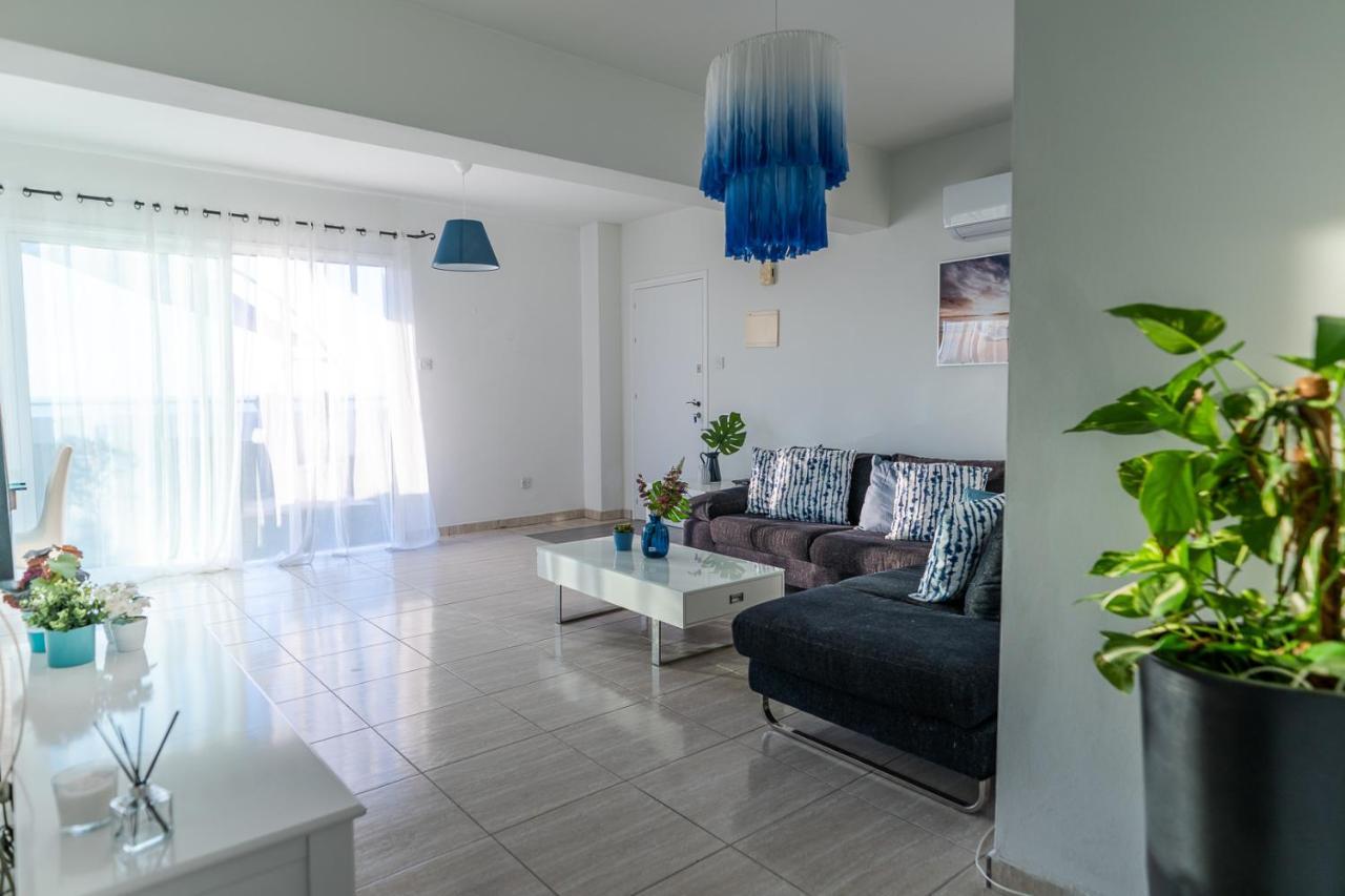 Makenzy Seaview Penthouse Larnaca