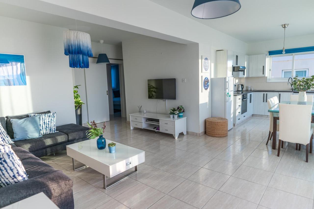 Makenzy Seaview Penthouse Apartment Larnaca