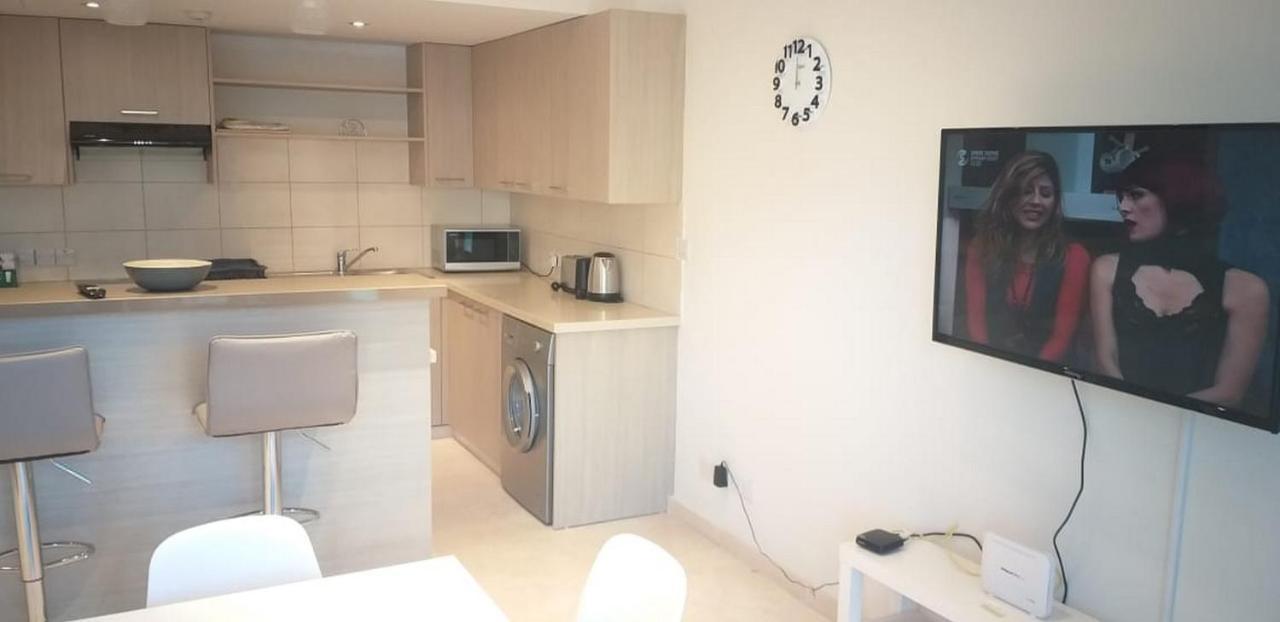 Horizon Luxury At Finikoudes Beach 303