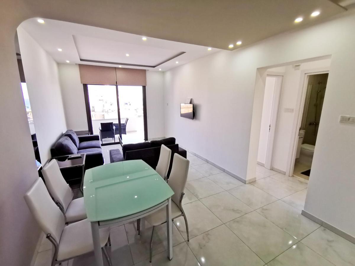Apartment Sunny Daze Seaview Larnaca