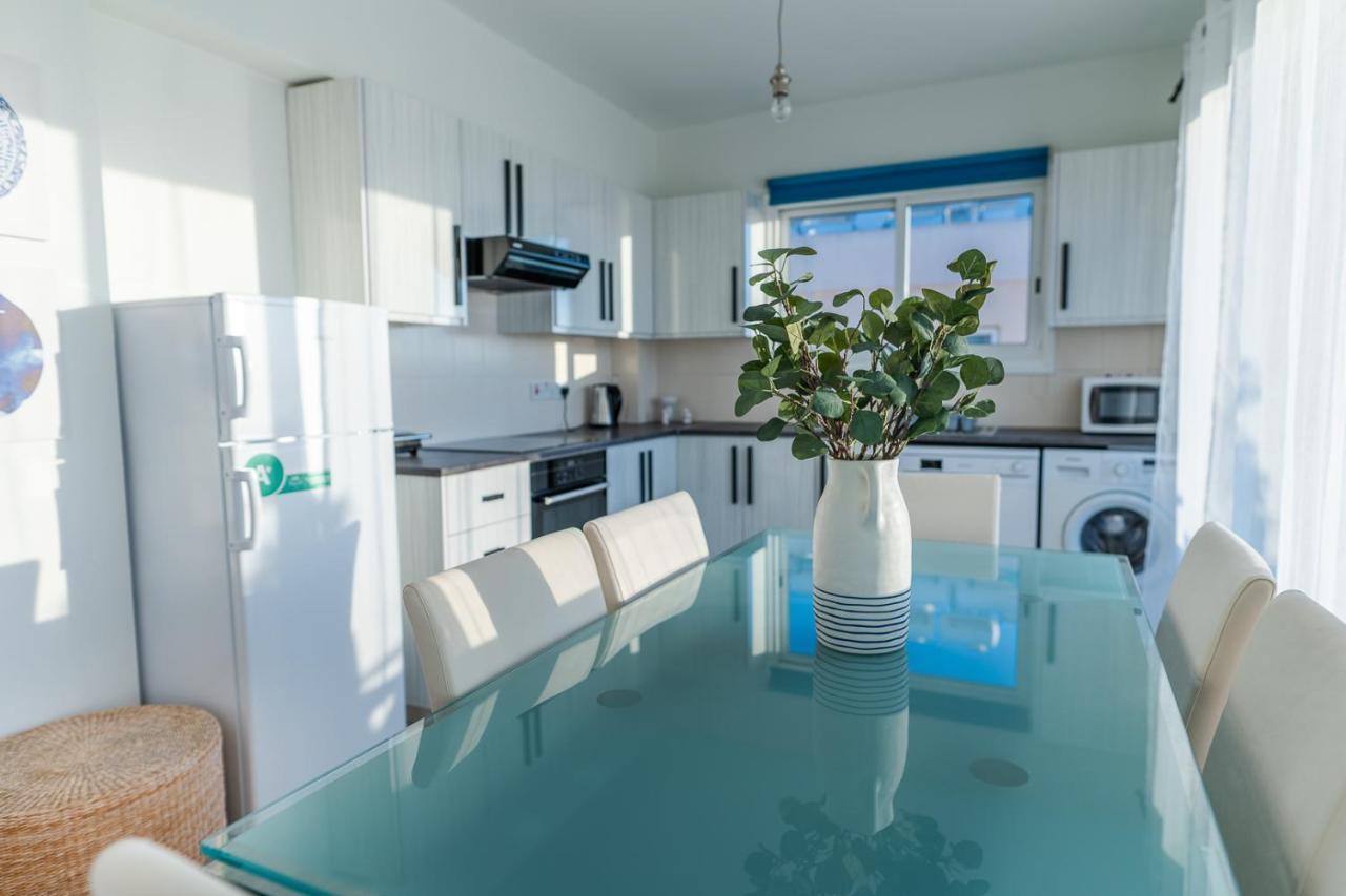 Apartment Makenzy Seaview Penthouse Larnaca
