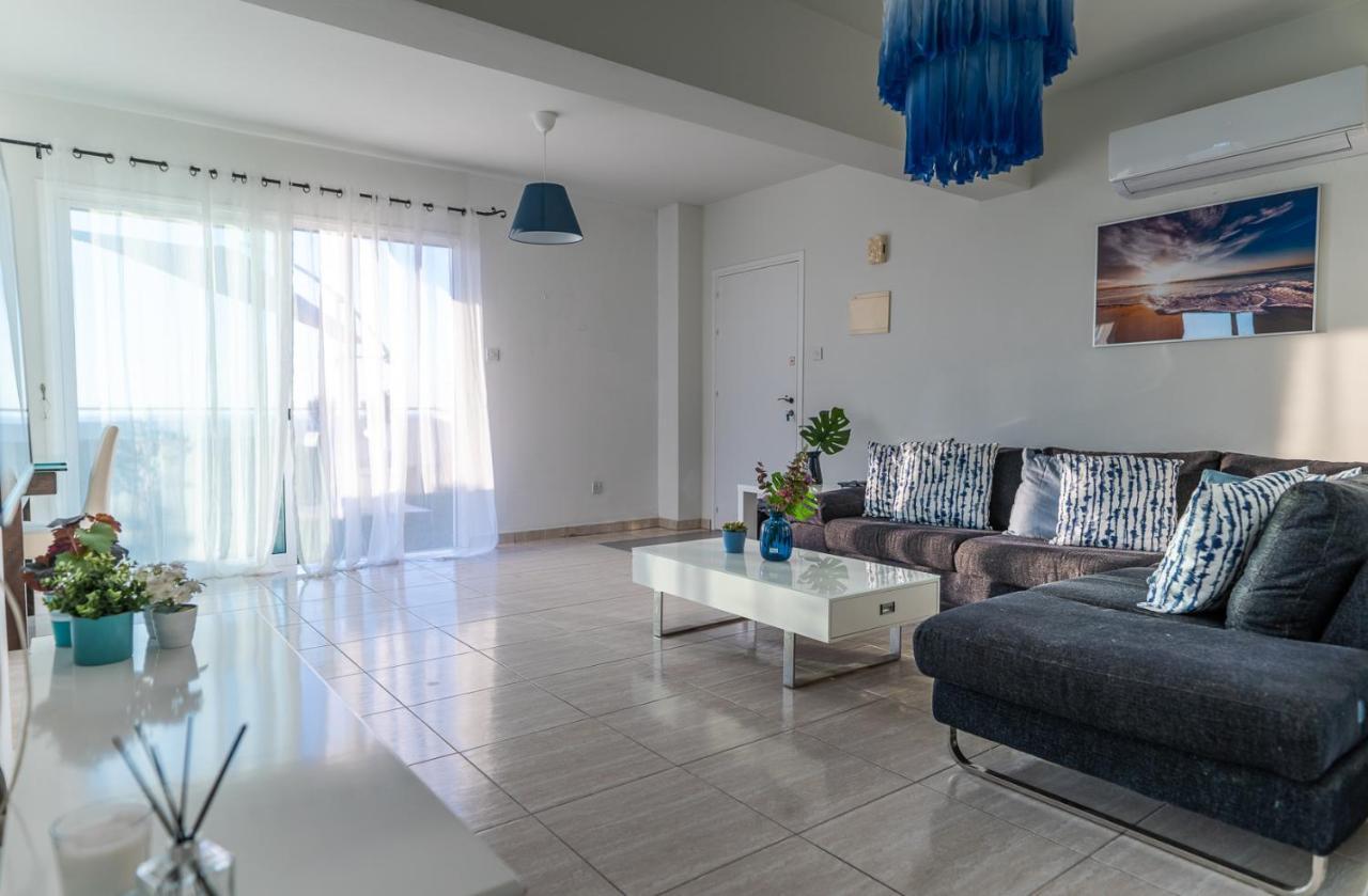 Apartment Makenzy Seaview Penthouse Larnaca