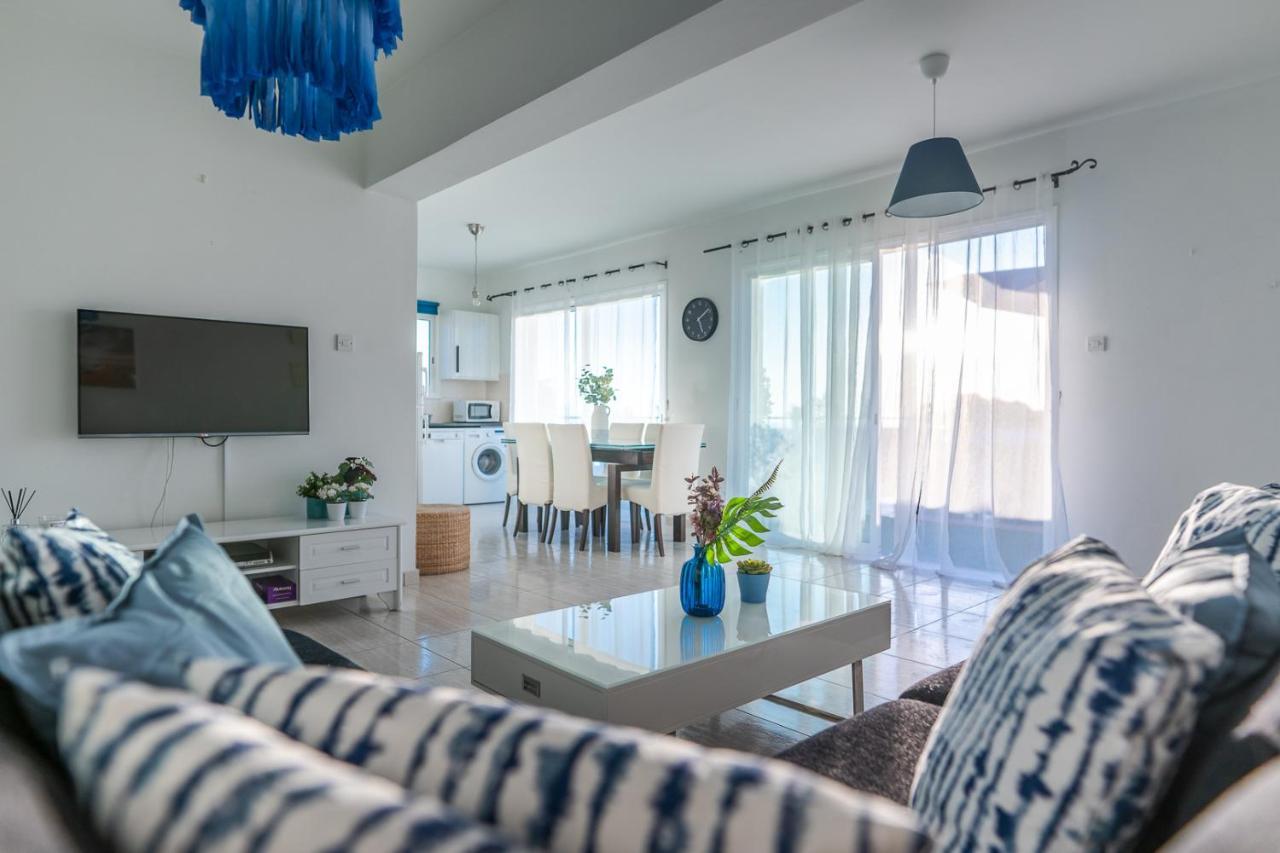 Apartment Makenzy Seaview Penthouse Larnaca