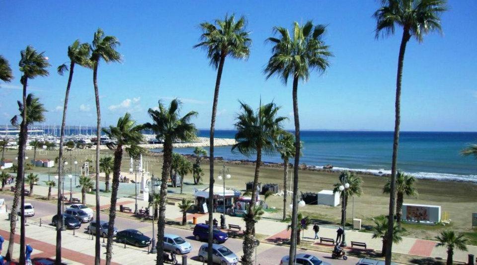 103 Elegant 2 Bed With Free Wifi, Ac, Pool & Gym! Apartment Larnaca