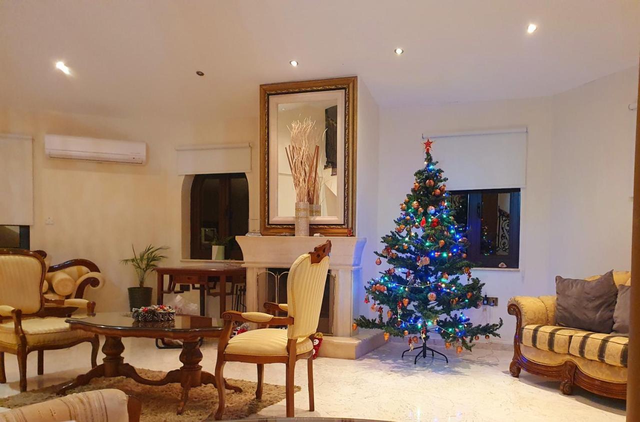 Mansion Ideal For 3 Families Or Biệt thự