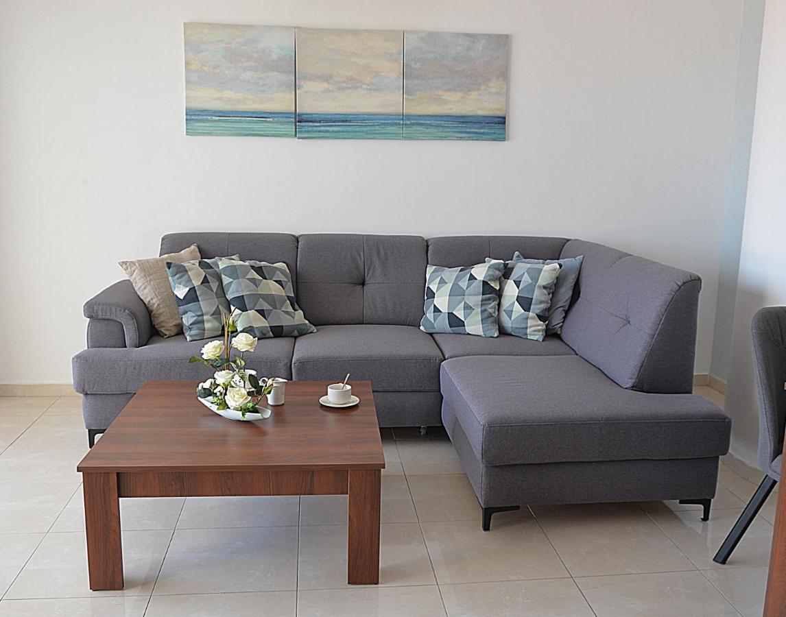 Nicolaides Sea View Căn hộ
