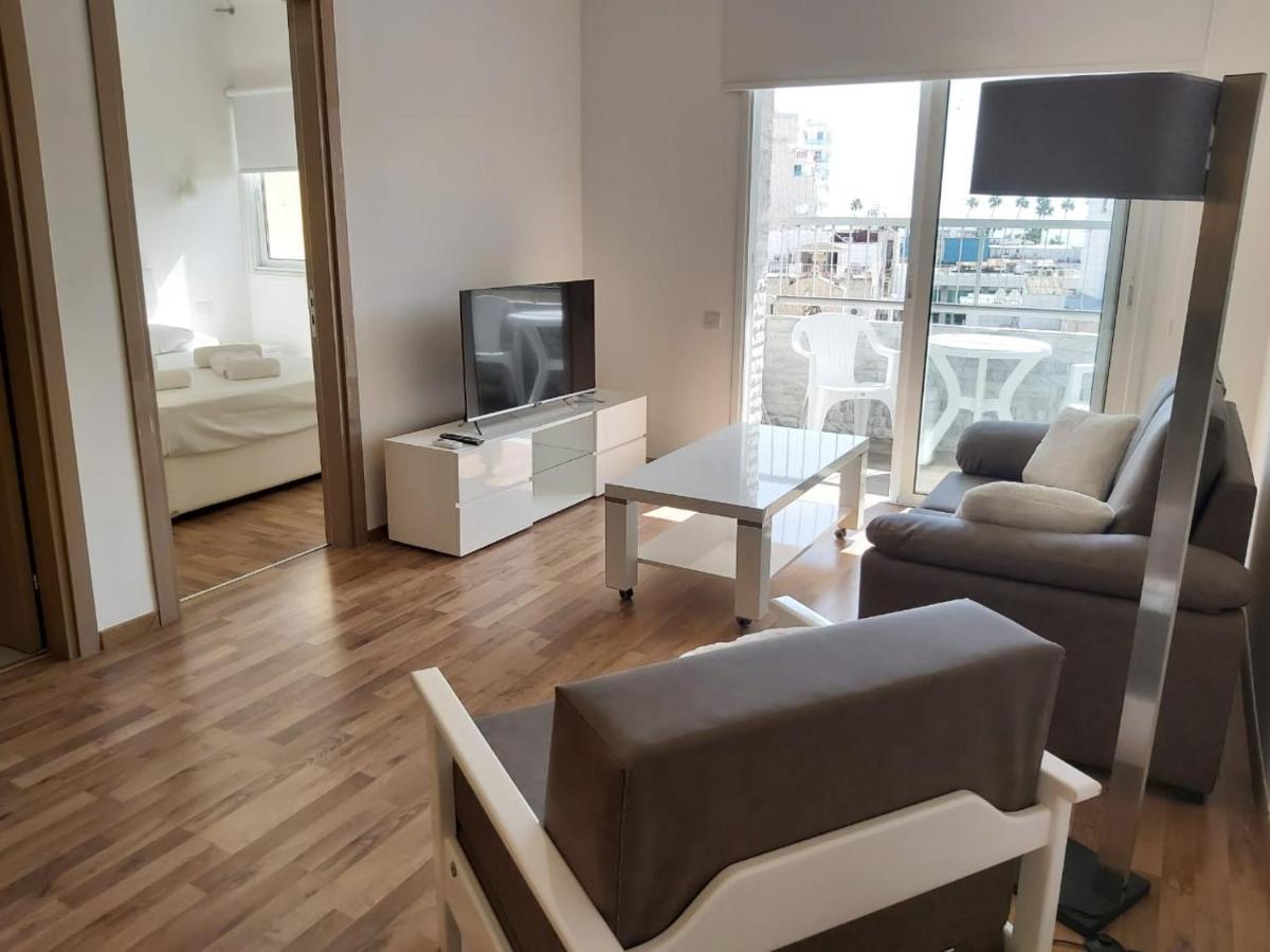 Apartment Apartment 32 Center Point *
