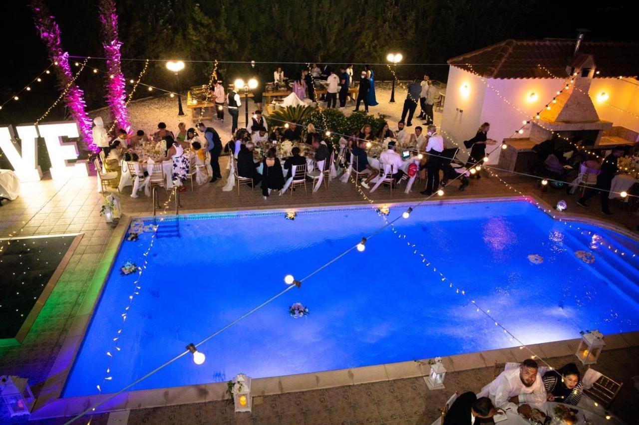 Mansion Ideal For 3 Families Or Biệt thự *