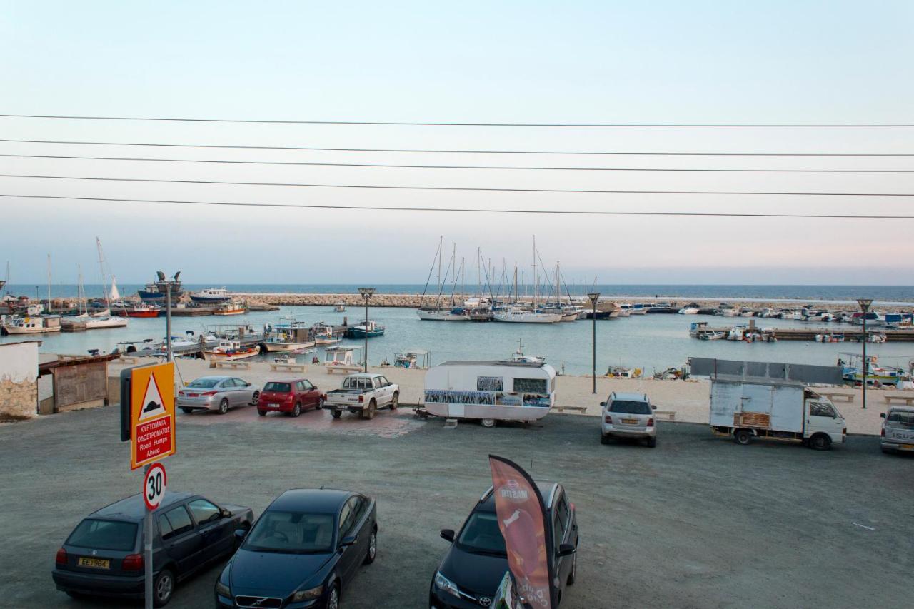 Penthouse With Roof Garden In Zygi Village Marina *
