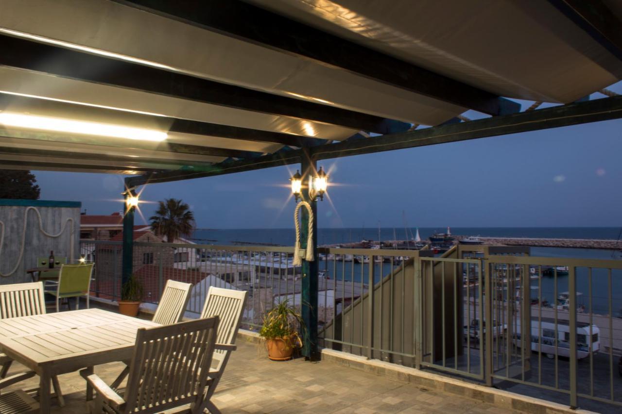 Penthouse With Roof Garden In Zygi Village Marina *