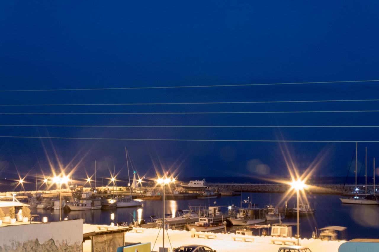 Penthouse With Roof Garden In Zygi Village Marina