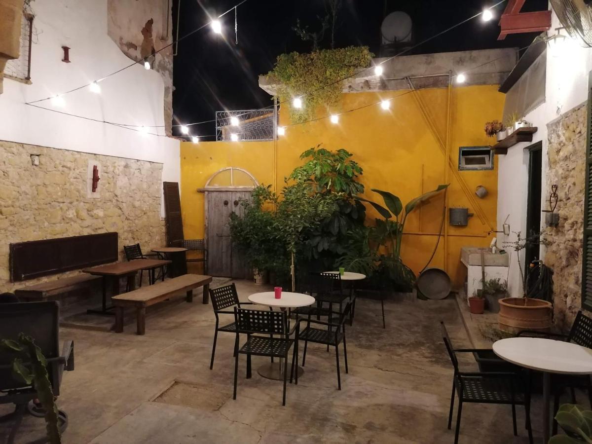 Hostel Le Mat