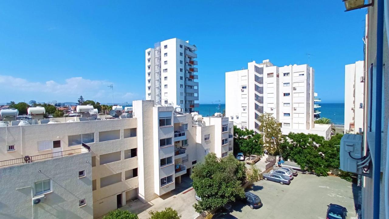 5 Min To The Shared Incl Netflix - Private In 3 Bdr * Larnaca