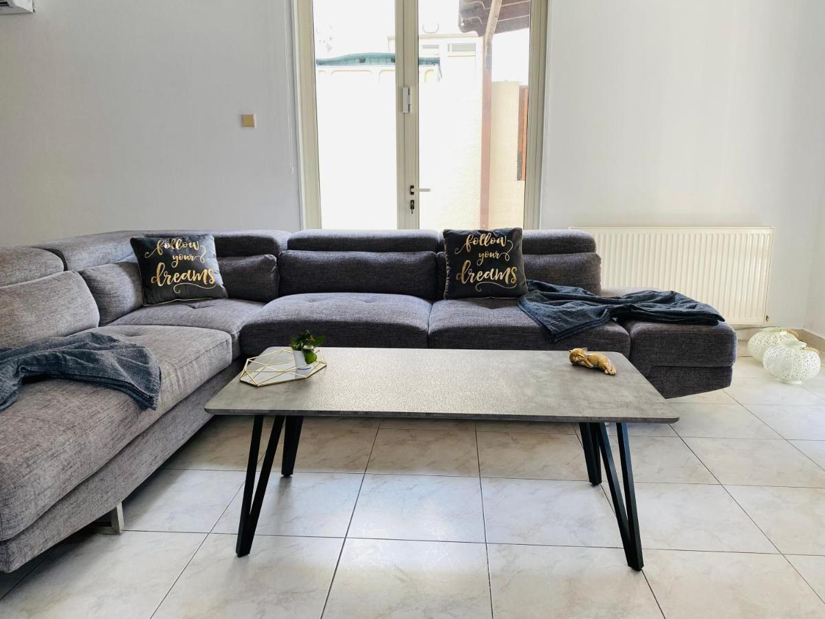 Gaia - 4 Bedroom House In