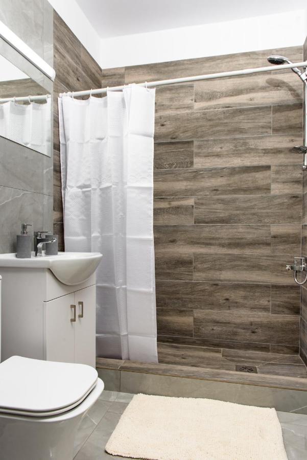 Callisto 3 Bedroom *