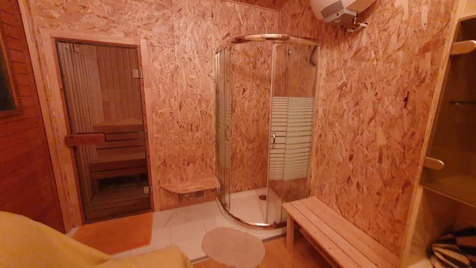 Moon-light Studio Guest house