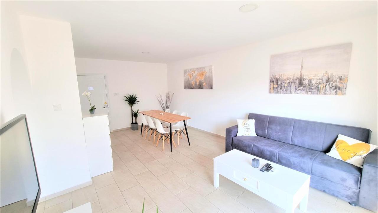 Apartment Spacious Lightflooded 2br / Near Center & Harbour *