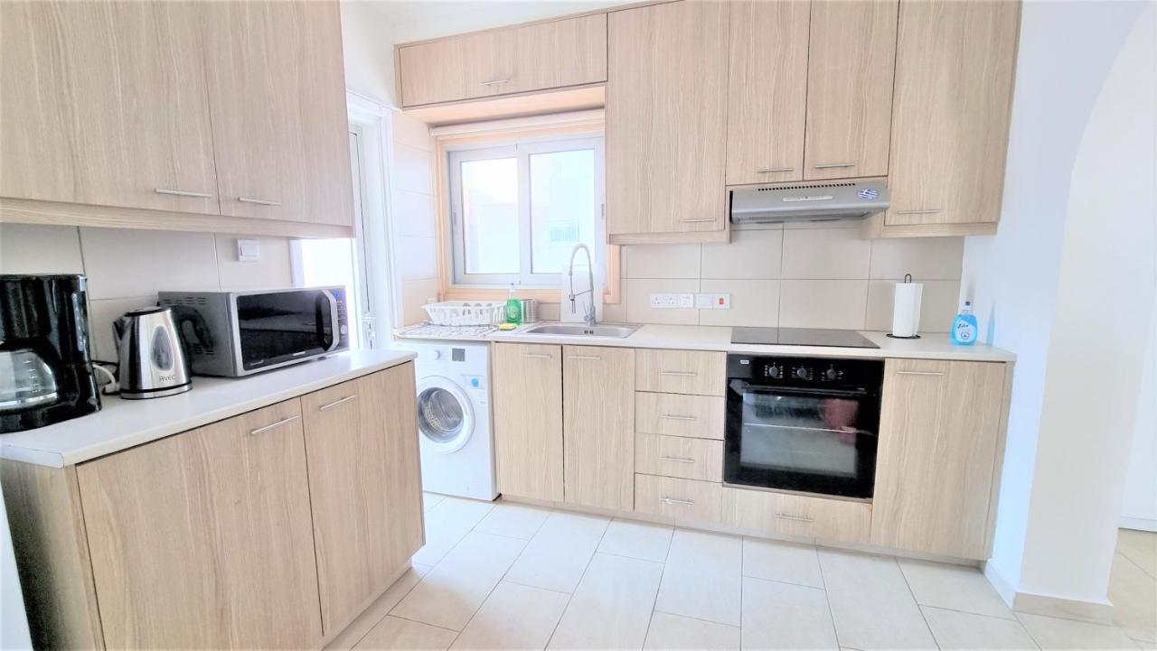 Apartment Spacious Lightflooded 2br / Near Center & Harbour *