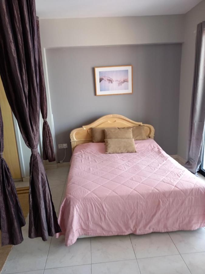 Old Town Apartment *