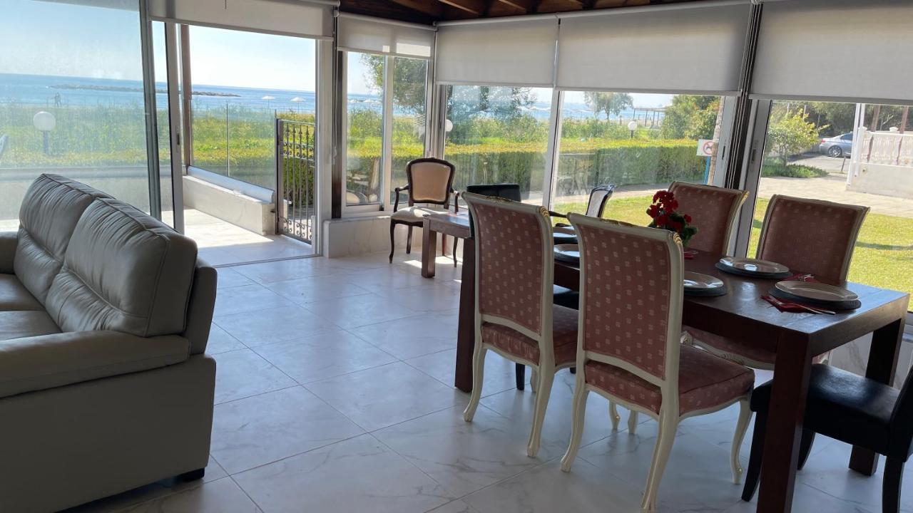Ferienhaus Beachfront - Dasaki *