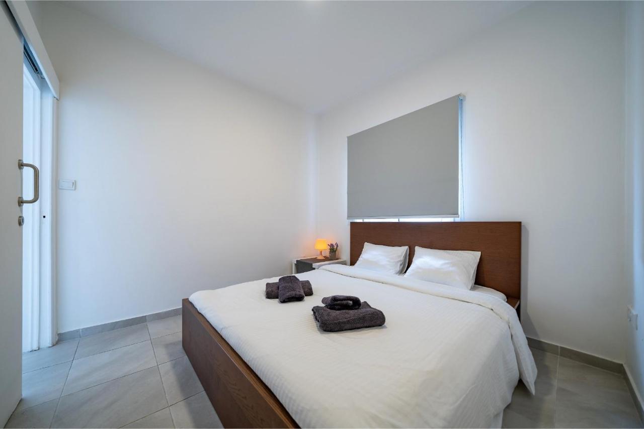 Of Comfort Mackenzie * Larnaca