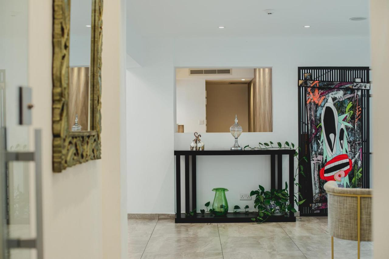 Roseum Boutique Khách sạn Larnaca