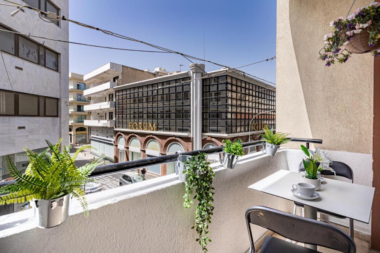 Apartment Blue Ivy 1-br In Center Larnaca