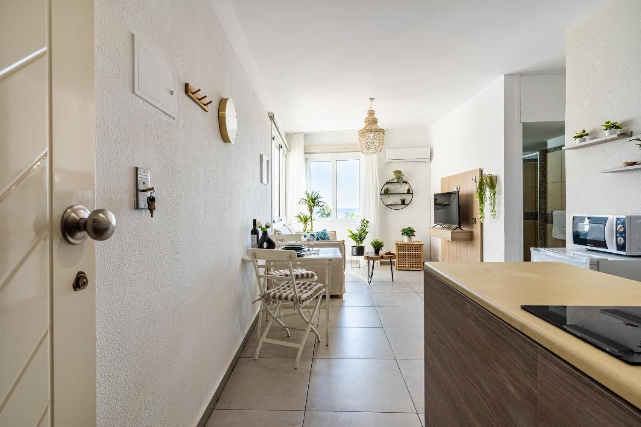 Whispering Palms 1-br By Finikoudes Apartment Larnaca