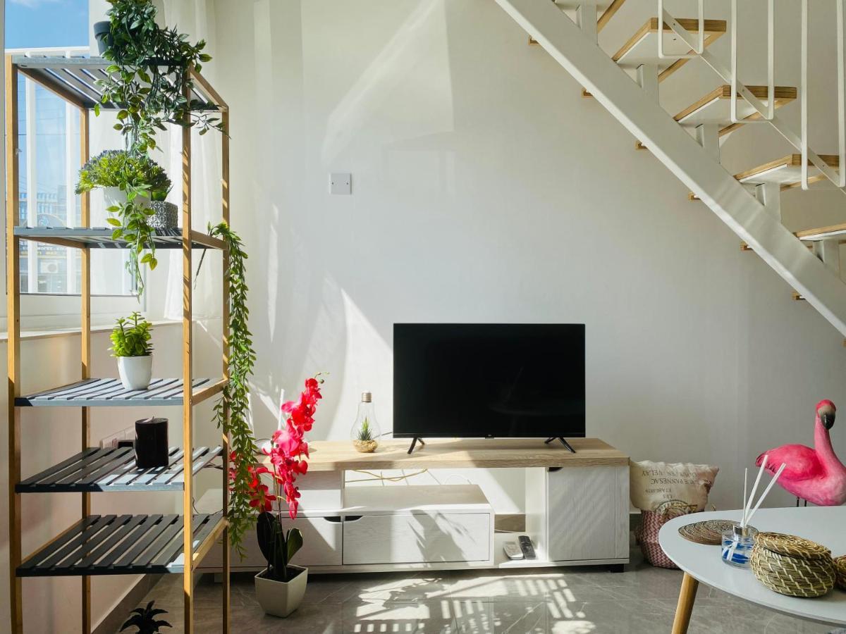 Pink Flamingo 1-br In * Larnaca