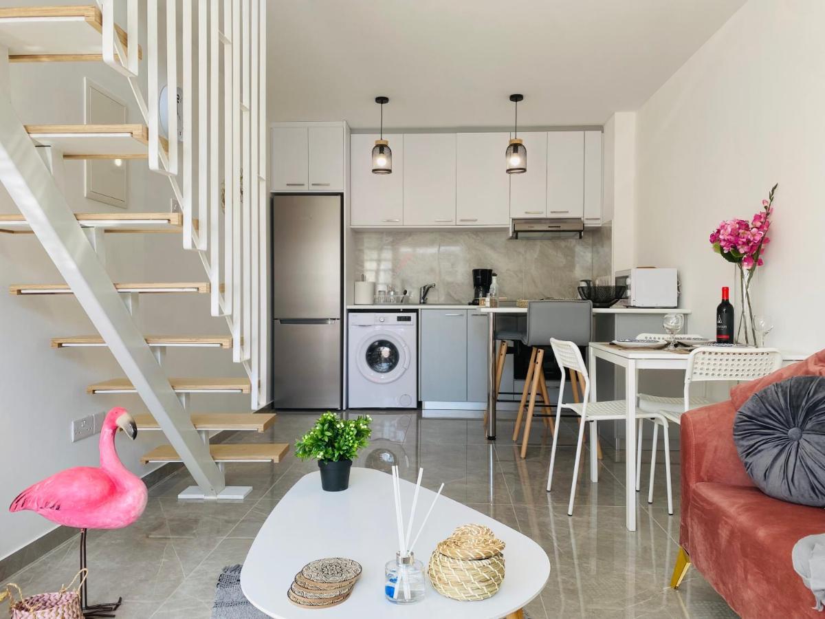 Pink Flamingo 1-br In Apartment Larnaca