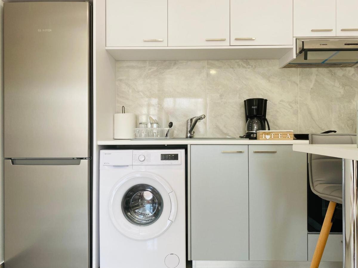 Pink Flamingo 1-br In Apartment Larnaca
