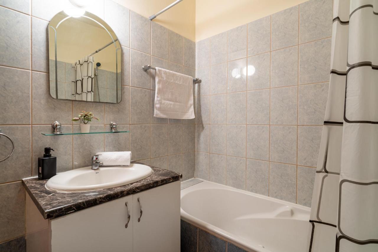 Căn hộ Celine's 2 Bedrooms In Center Larnaca